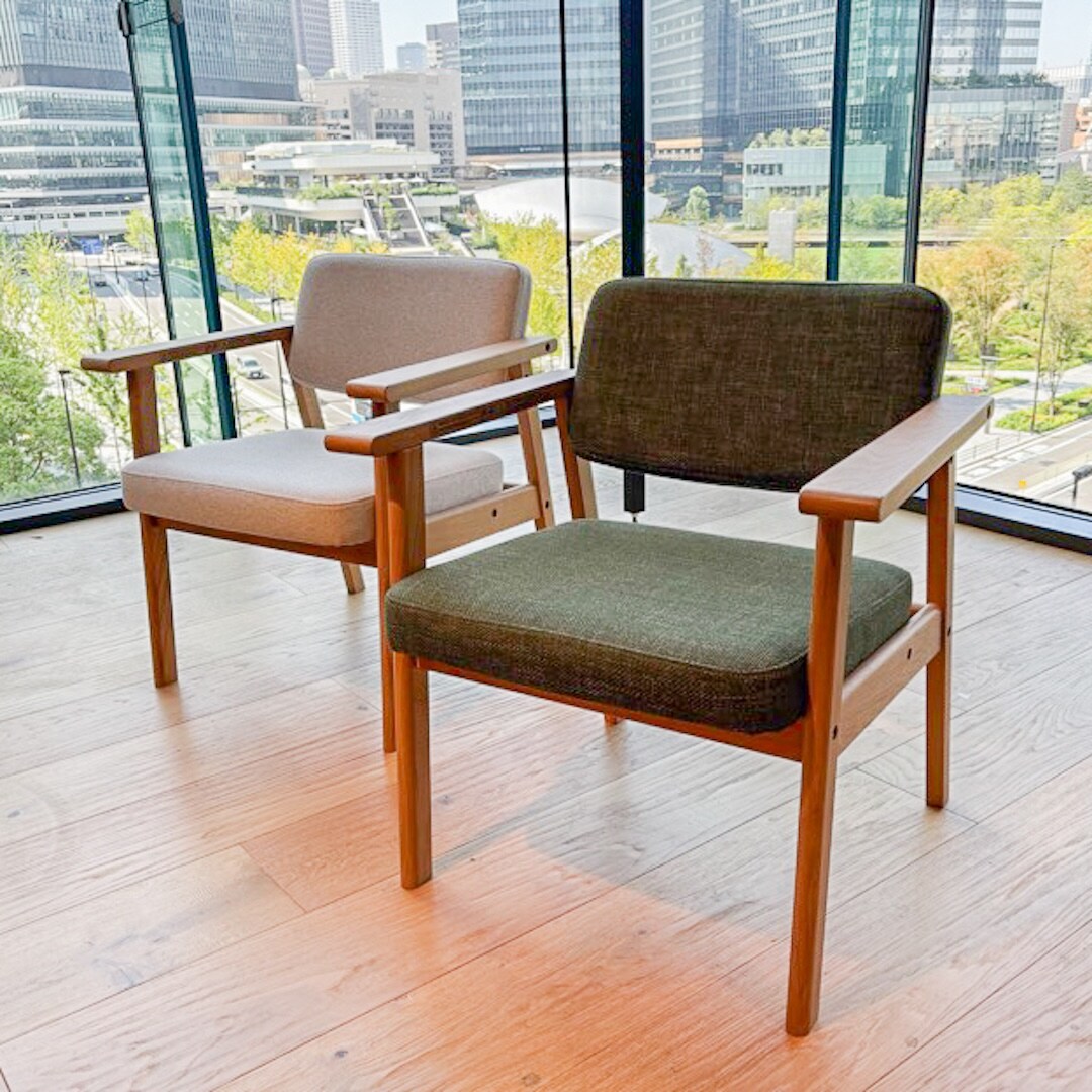 クリーム色 アームチェア 木製脚5セットで2万円 ばらで4千 グランフロント大阪】選んで楽しい、6色の木製アームチェア｜ 無印良品